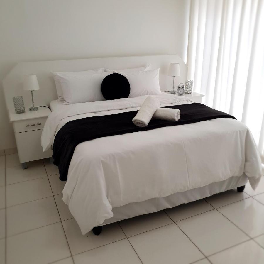 Apartment Halaal Haven: Luxury Near Musjid Al Hilaal Durban