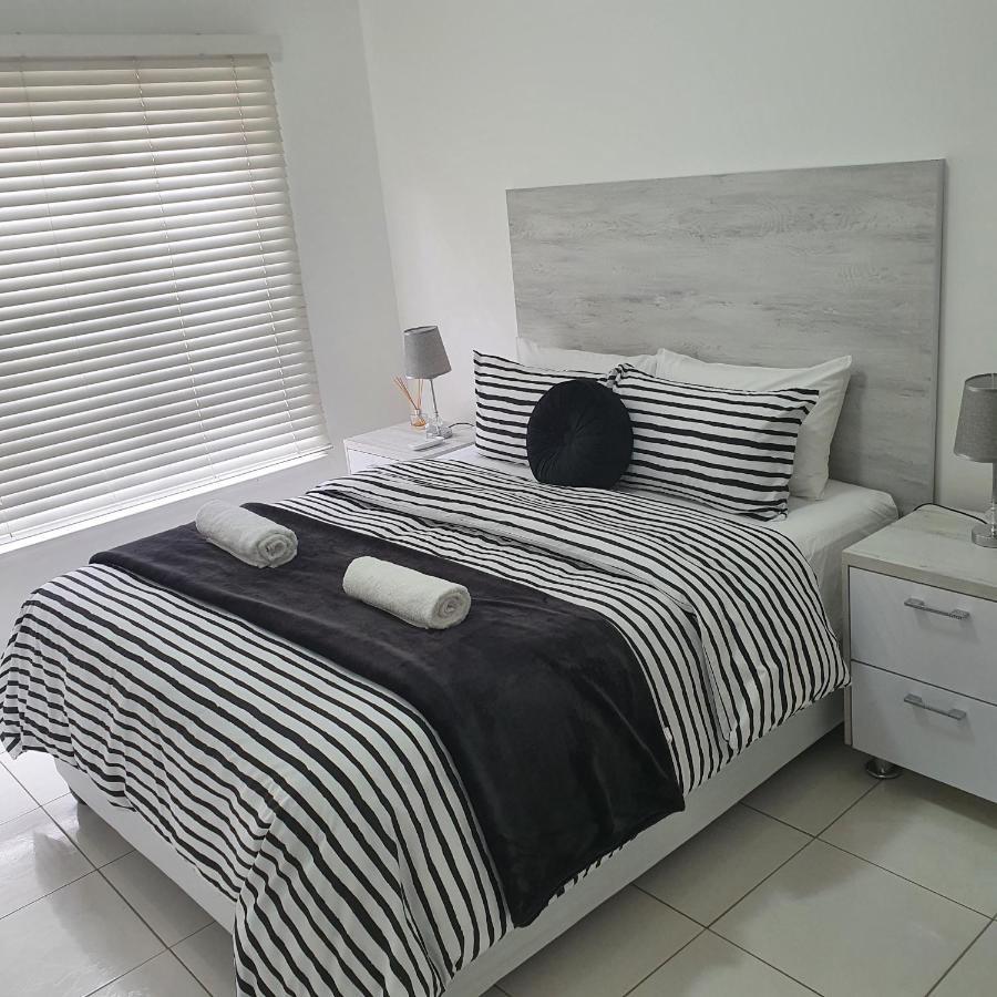 Halaal Haven: Luxury Near Musjid Al Hilaal Apartment