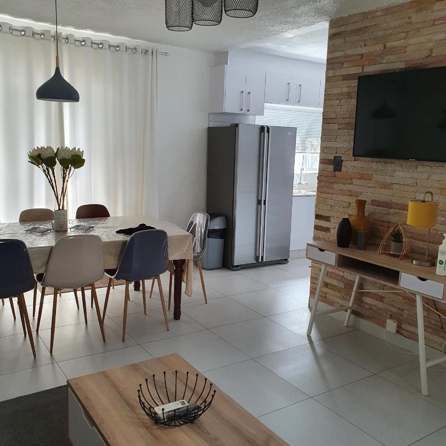 Apartment Halaal Haven: Luxury Near Musjid Al Hilaal