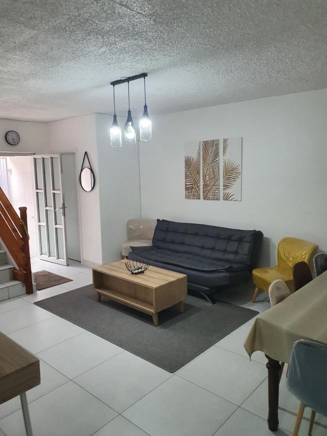 Halaal Haven: Luxury Near Musjid Al Hilaal Apartment Durban