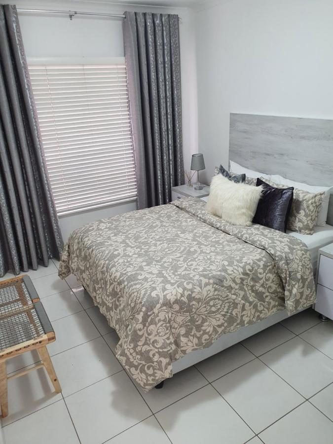Halaal Haven: Luxury Near Musjid Al Hilaal Apartment Durban