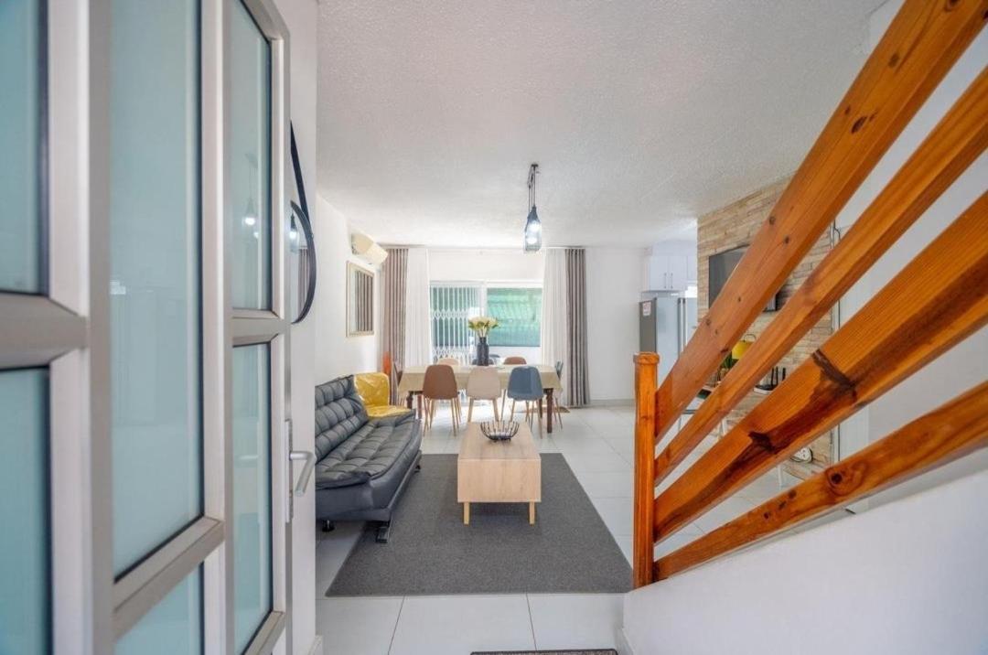 Halaal Haven: Luxury Near Musjid Al Hilaal Apartment *