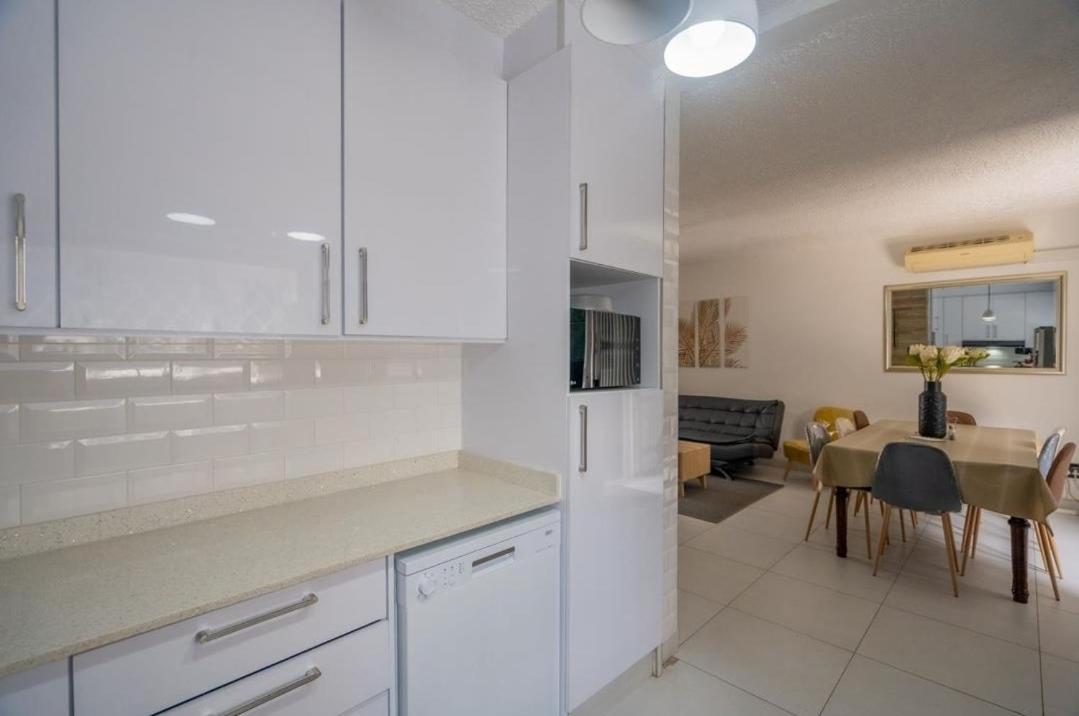 Halaal Haven: Luxury Near Musjid Al Hilaal *