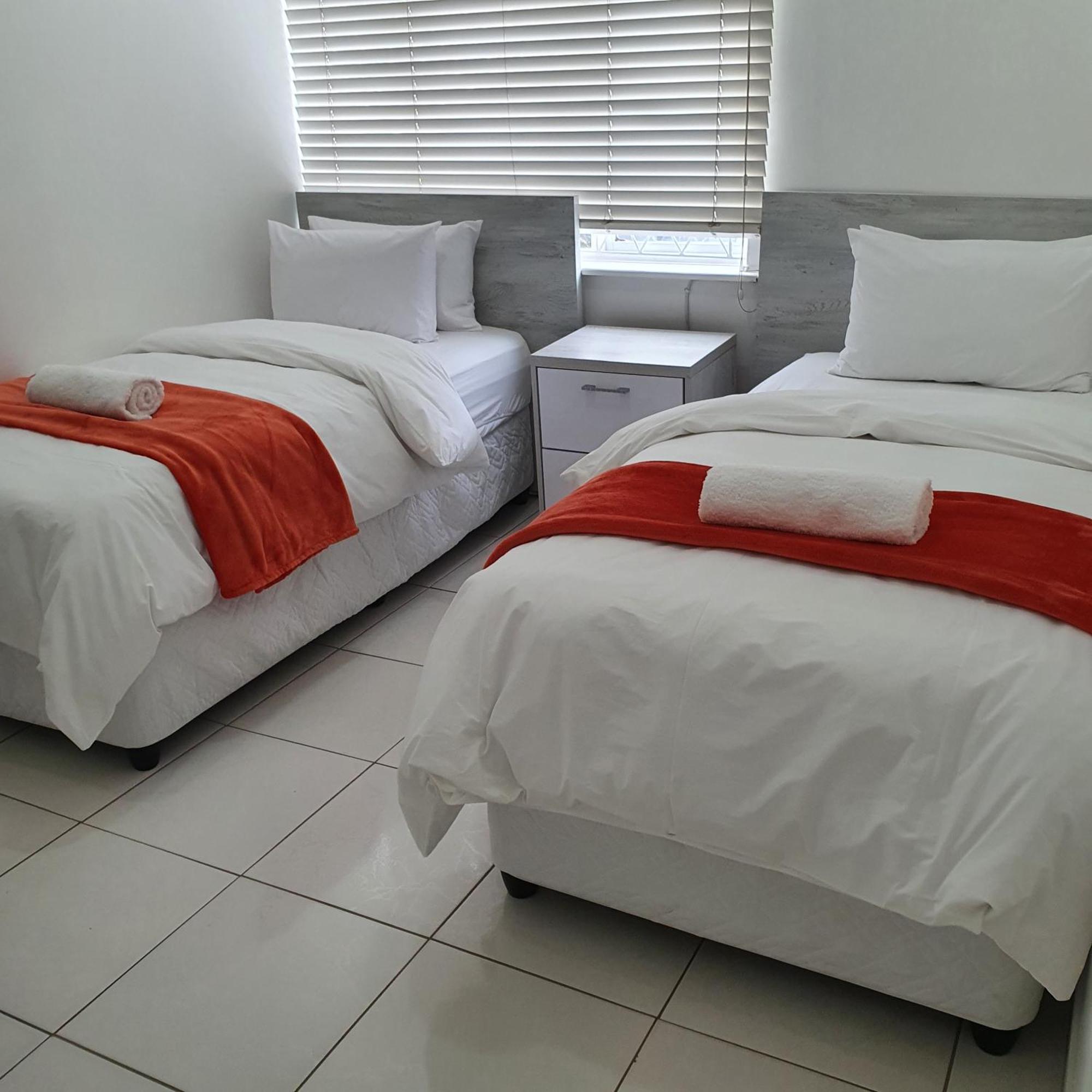 Apartment Halaal Haven: Luxury Near Musjid Al Hilaal Durban